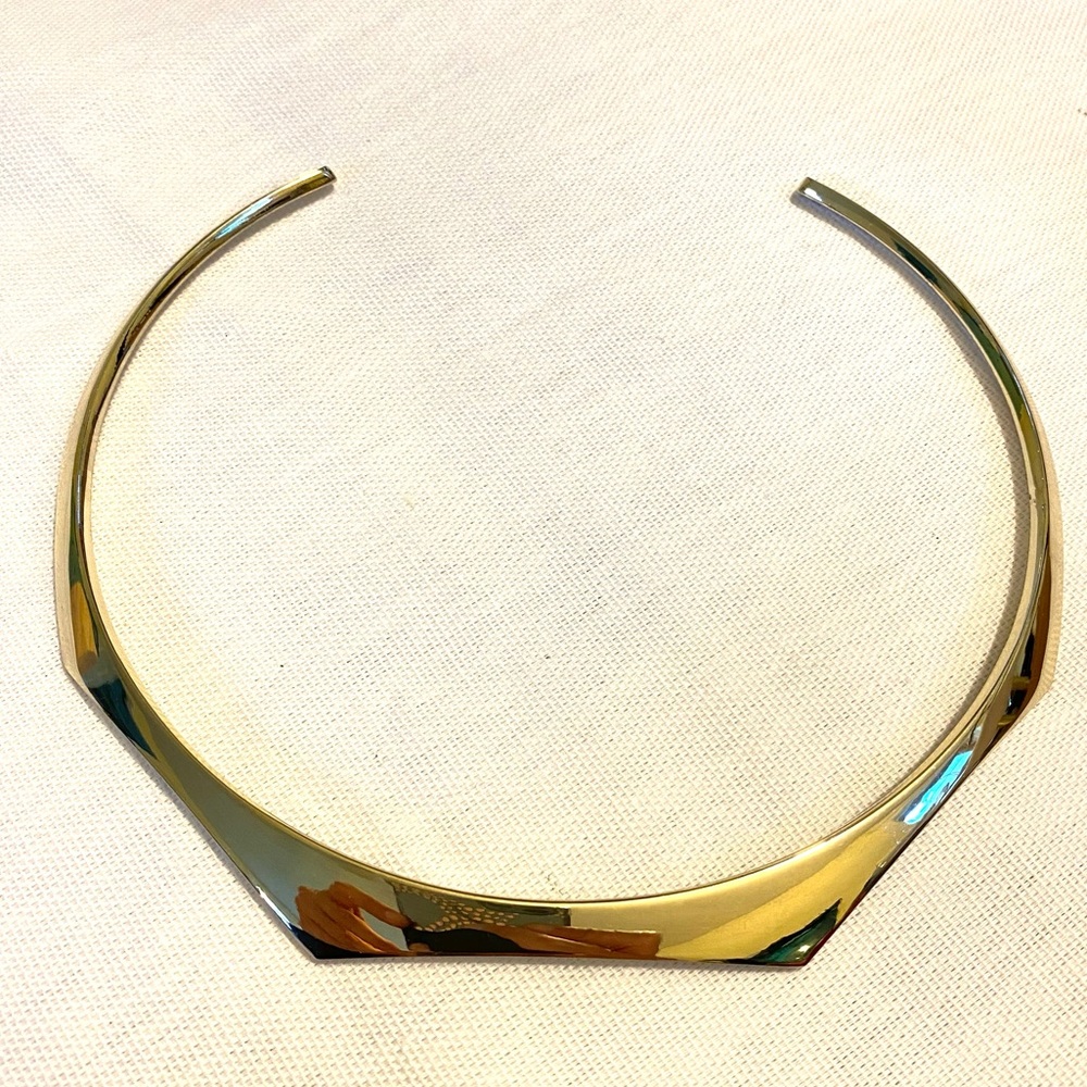 Source Unknown Gold Sculpted Collar Necklace